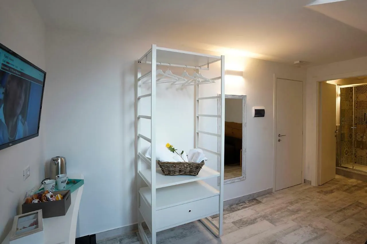 Hotel Approdo 36 La Spezia 2*,  Italia